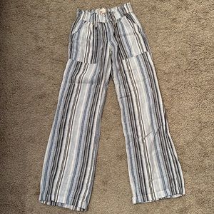 NWOT- light weight stretch pants size xs striped blue